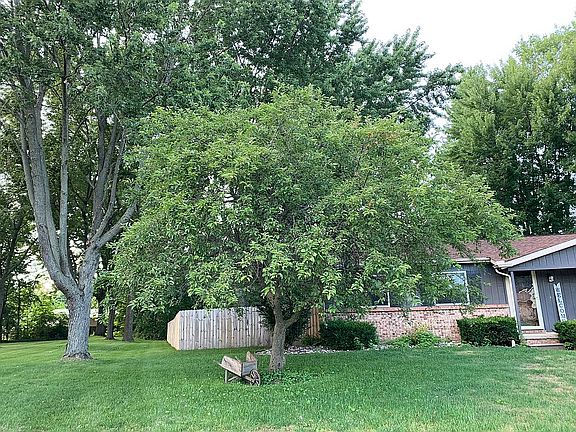 3rd image of 2285 Popplewood Ct
