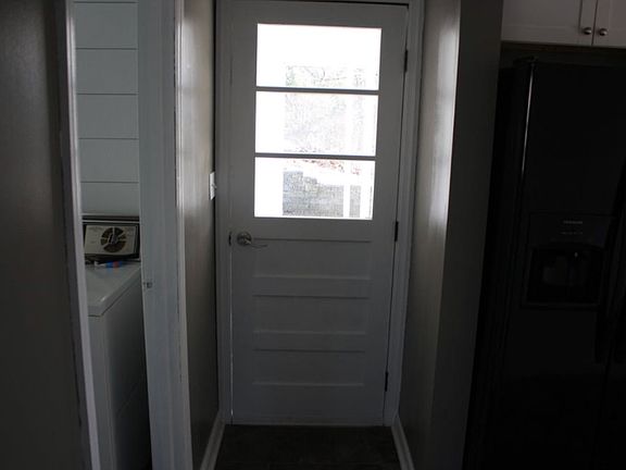 3rd image of 712 Lewis Dr