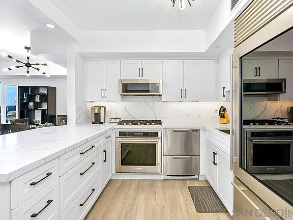 5th image of 500 W Harbor Dr W #1010