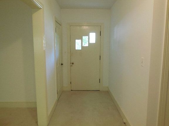 3rd image of 717 Auburn Pl
