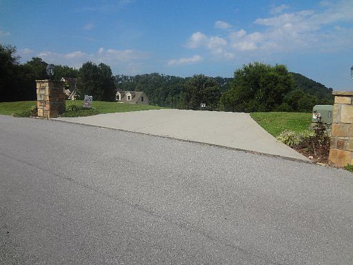 1st image of Marble Bluff Dr