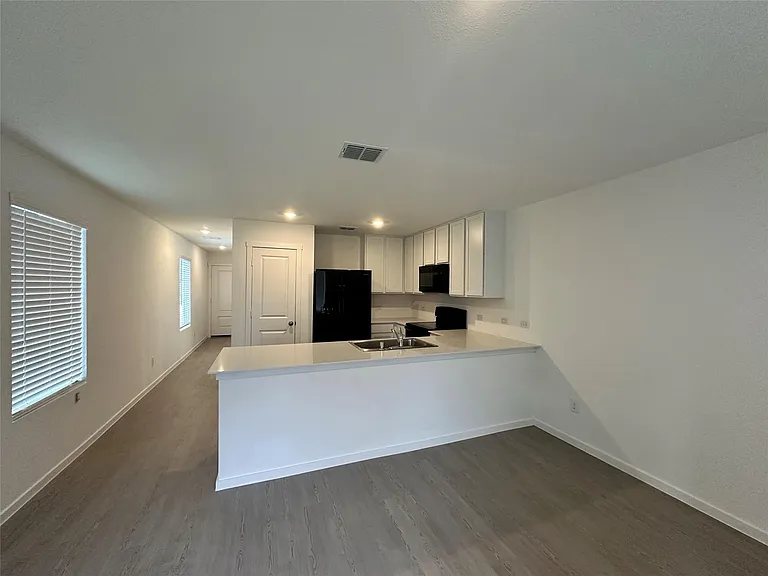 914 Sandhill Crane Ln — Photo 5