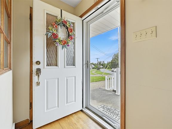 3rd image of 2207 Ridgevue Ave