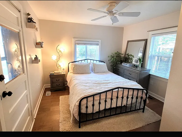 822 N El Paso St — Photo 14