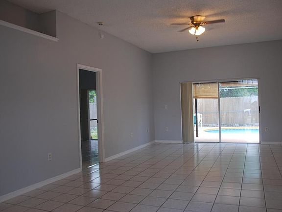 2nd image of 11826 Hullbridge Ct