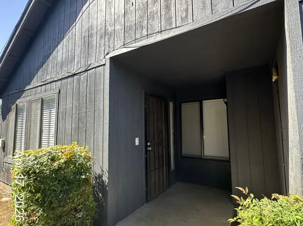 310 1/2-1/2 N Park St #312, Visalia, CA 93291