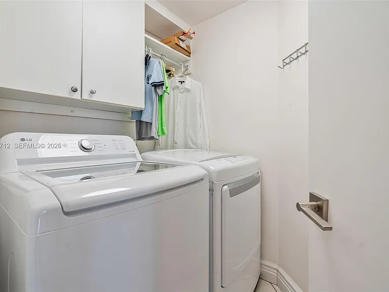 21205 Yacht Club Dr #805 — Photo 24