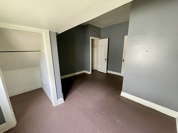 2nd image of 547 Lakeview Ave N #1