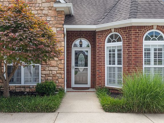4th image of 1077 Nealcrest Cir