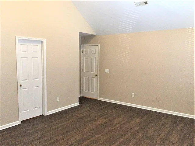 7636 Hidden Creek Dr — Photo 6