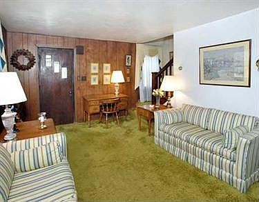 4th image of 4742 Millstream Ct