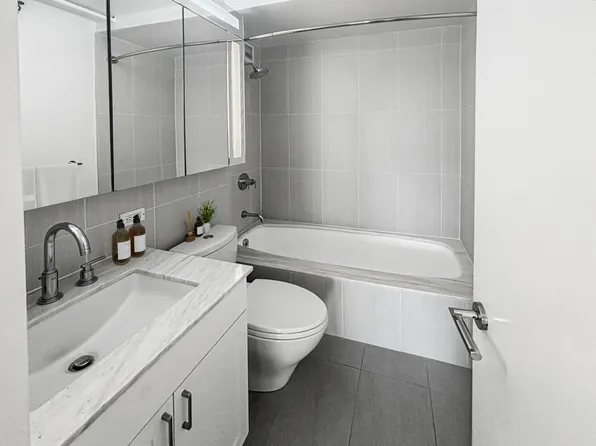 424 West End Avenue image 3 of 15