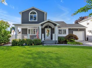 6 Fairview Rd W, Massapequa, NY 11758