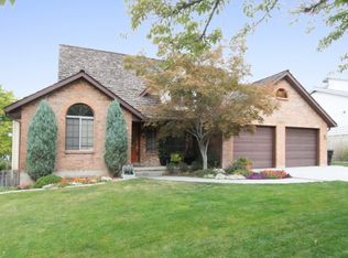 2241 E Lonsdale Dr, Cottonwood Heights, UT 84121