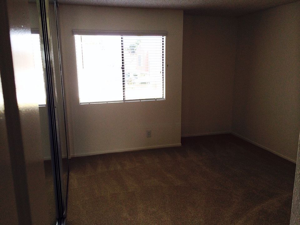 1st image of 82 Deerfield Ave