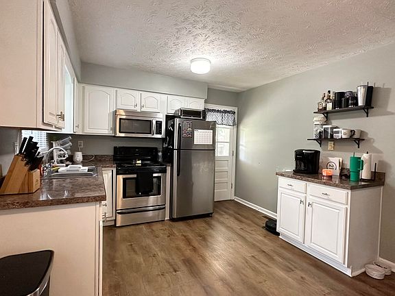5th image of 126 Ravenwood Dr