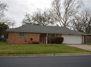 305 Victorian Dr, Fort Worth, TX 76134