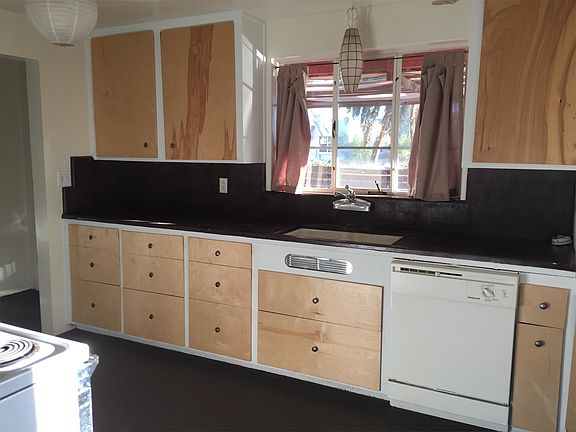 4th image of 3427 E Bellevue St