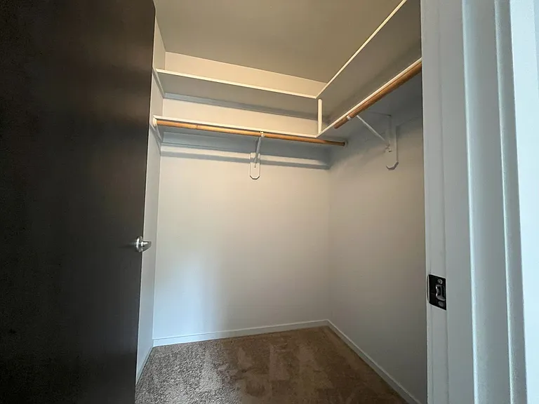 Charming SE Bungalow 3 Bed 2 Bathroom with Washer & Dryer — Photo 17