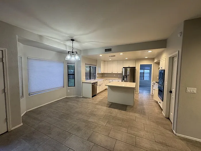 5 bed, 3.0 bath, 2932 sqft, $3,750 — Photo 3