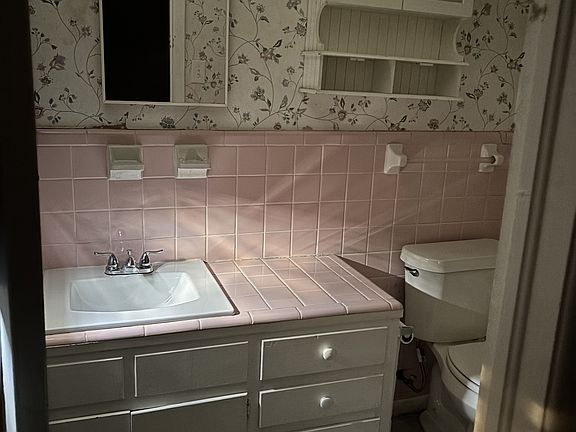 2nd image of 5125 Nancy Ln