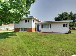308 Walker St, Ursa, IL 62376