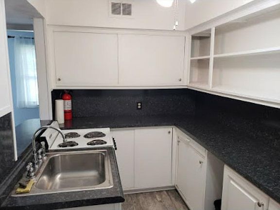 5th image of 67 Bedford Ave