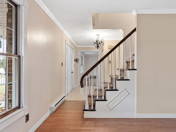 2nd image of 163 E Hamton Rd