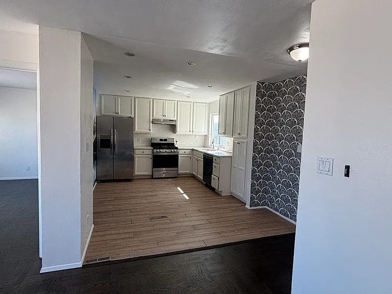 1752 Lane St — Photo 10