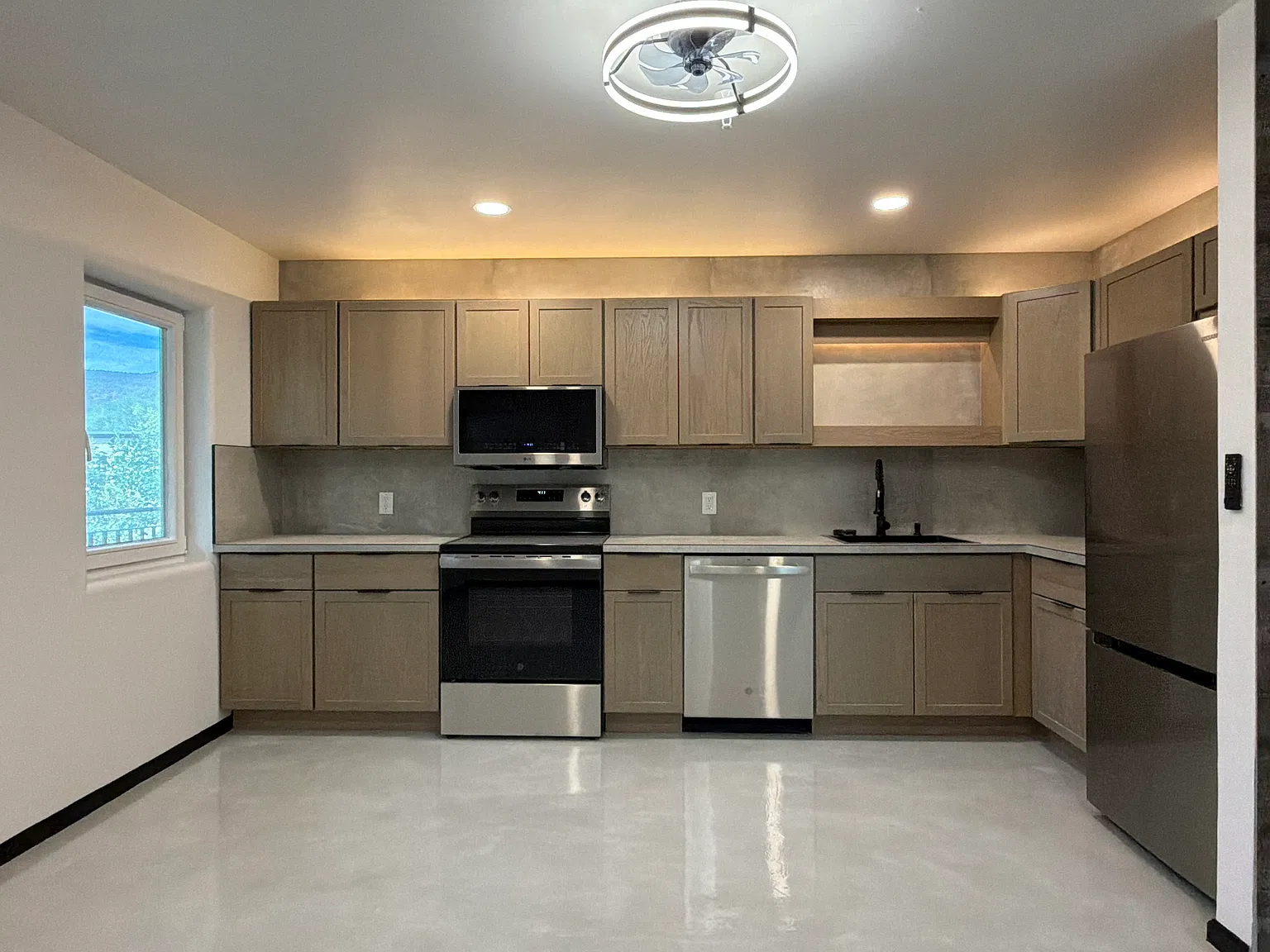 2401 Dolores Way — Photo 2