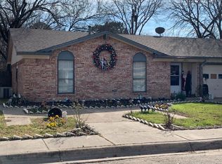 3422 Hummingbird Ln, Denton, TX 76209