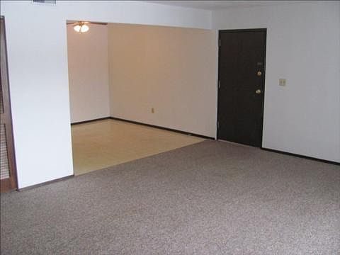 5th image of 1037 Brookshire Ct
