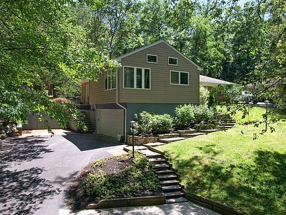 5th image of 2115 Willow Brook Dr