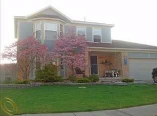 33443 Paoletti Dr, Fraser, MI 48026