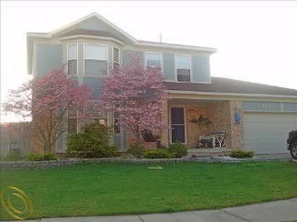 33443 Paoletti Dr, Fraser, MI 48026