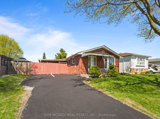 79 Locheed Dr, Hamilton, ON L8T4L5