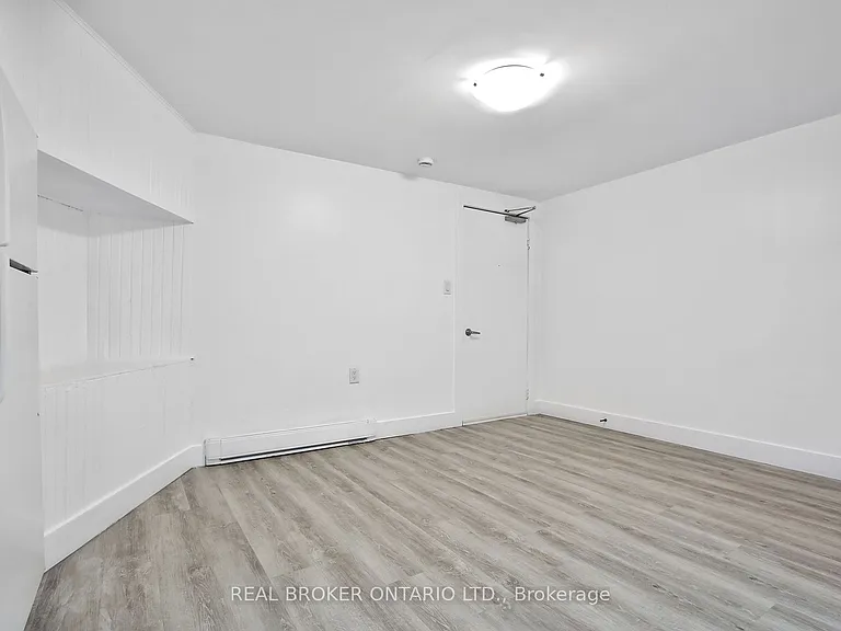 252 6th St #6 — Photo 2