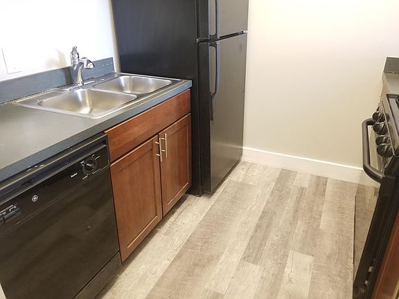 4th image of 600 E 8th St APT 7G
