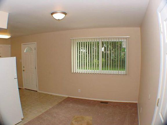 5th image of 3225 N Roseway Dr