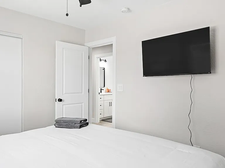 1811 E Raymond St #B — Photo 15