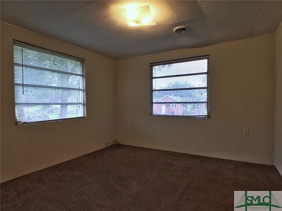 4th image of 19 Smith Ave #A