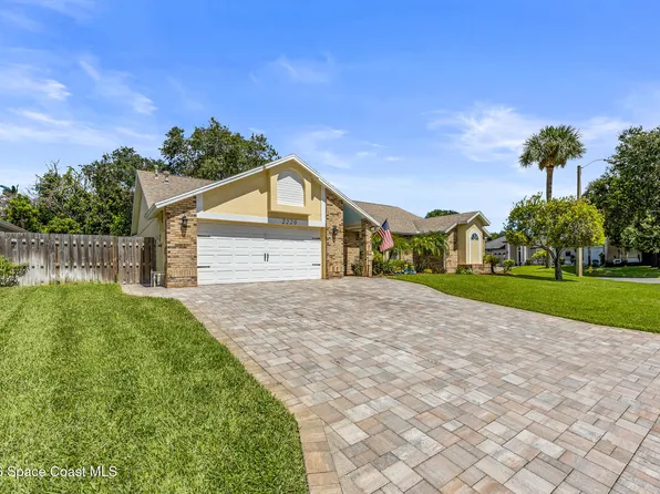 2220 Plantation Dr, Melbourne, FL 32935