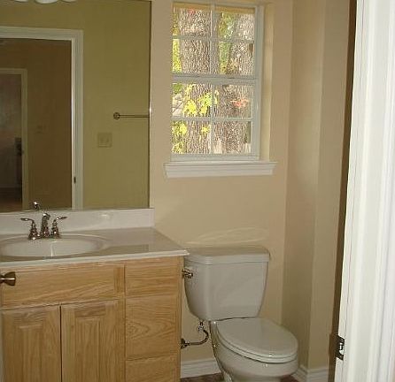 5th image of 13427 Ronald Cir