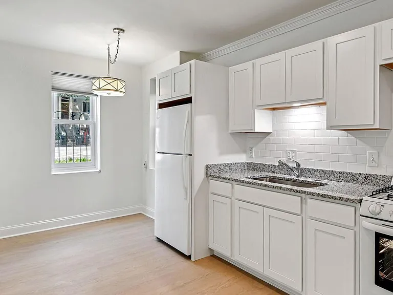 817 T St NW #B — Photo 12