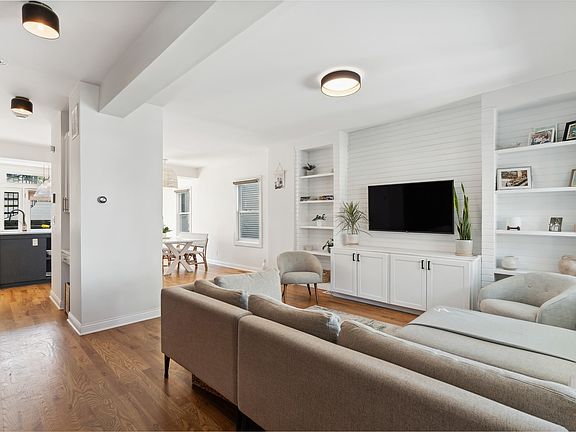 4th image of 3317 N Bell Ave