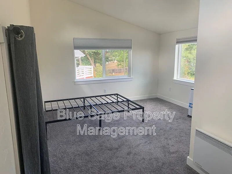 2 bed, 2.5 bath, 1296 sqft, $2,200 — Photo 3