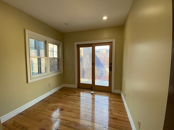 5th image of 11-03 36th Ave #2