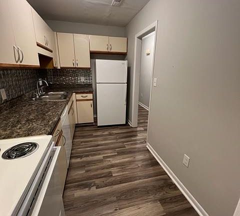 5th image of 1100 Crescent Dr APT 15