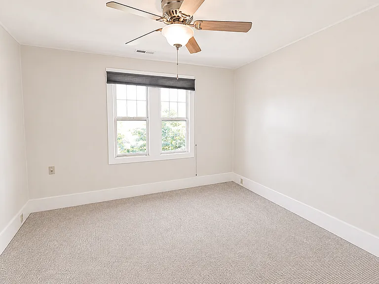 146 NW Jefferson Pl — Photo 29