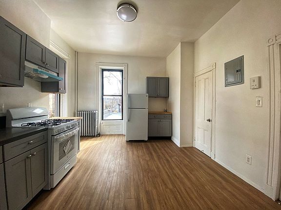 2nd image of 408 Throop Ave #1